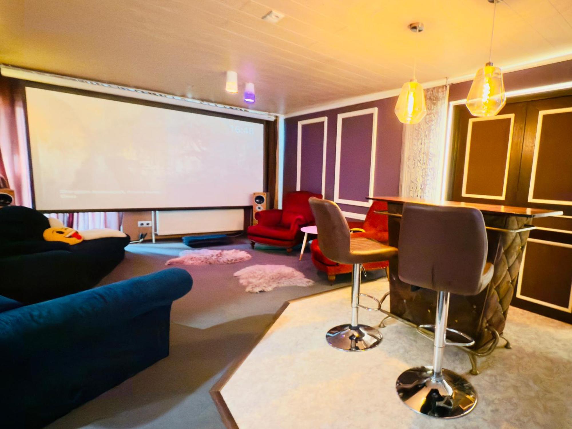 Bookeinfach Bad Ems - Private - Sauna Jacuzzi Whirlpool Swimmingpool Alahna Sup Beachvolleyball Billiards Ping Pong Cinema Theater Music Disco Ball Bbq Und Parkplaetze Habitación foto